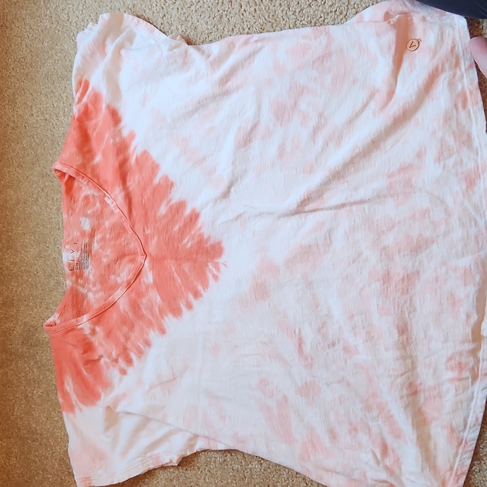 Livi Active top - size 18/20